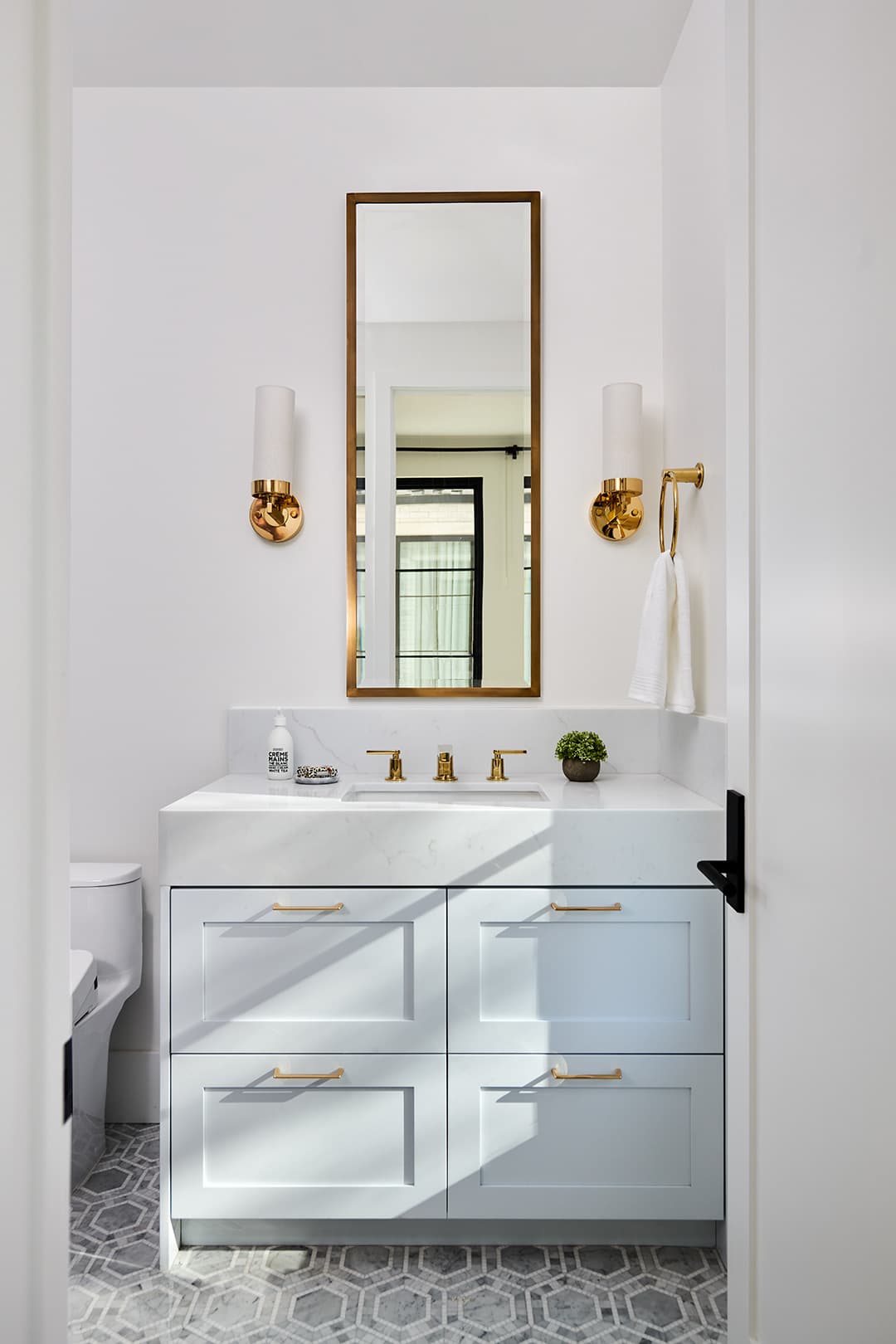 Yorba interior 25